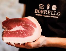 Immagine 5 di PROSCIUTTO CRUDO DI SUINO NERO DEI NEBRODI 24 MESI FATTORIA  BORRELLO